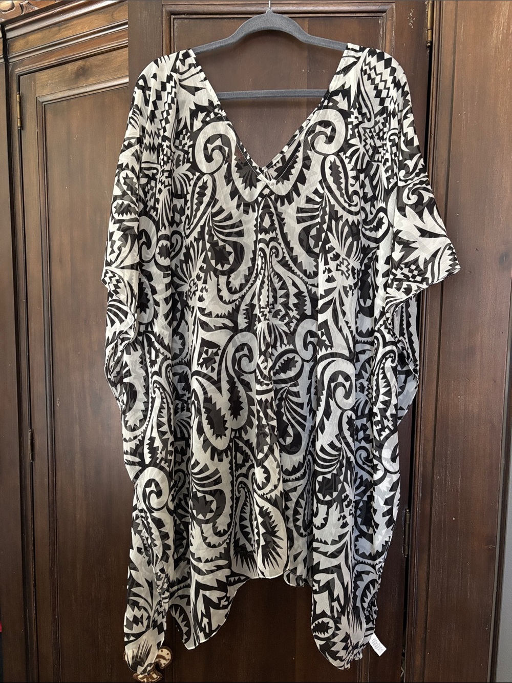 Echo Black and White Printed V-Neck Swim Coverup one size